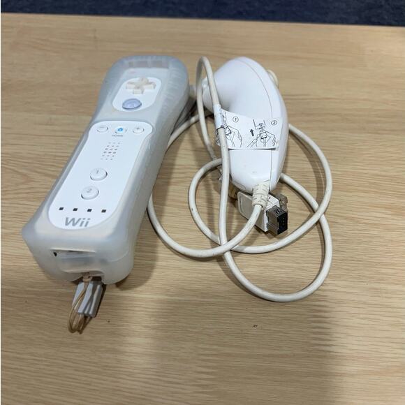 Nintendo Wii RVL-001 *Console, Controller, Nunchuck, 6 Games Bundle - Tested - Picture 4 of 11